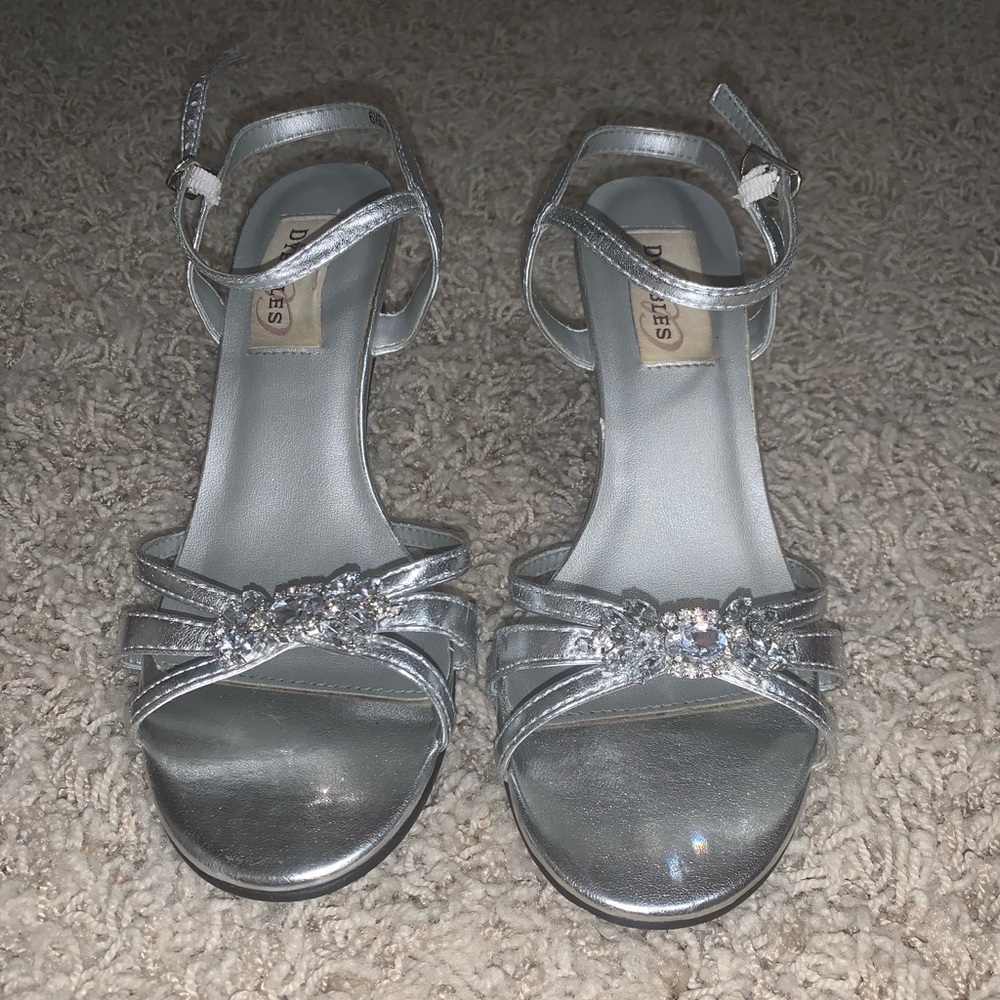 Dyeables Women’s Silver Heels- 6.5